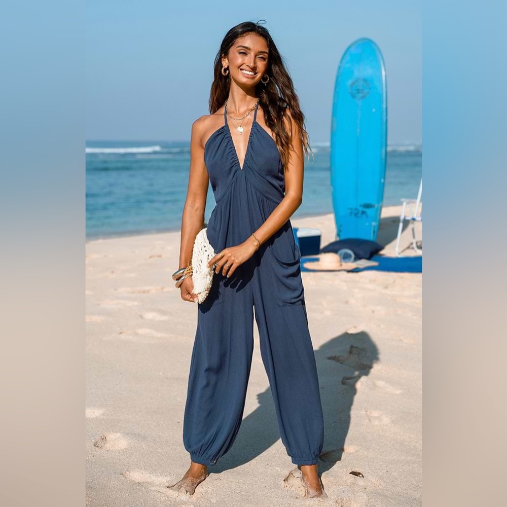 STUNNING Cupshe Plunge Halter Jogger Romper Jumpsuit Size: Large - Picture 2 of 12
